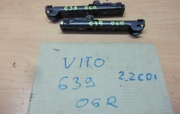 Mercedes-Benz Vito Viano W638 Seat belt adjustment rail 