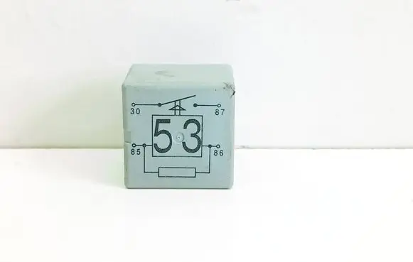 Volkswagen Golf IV Other relay 141951253B 20240072