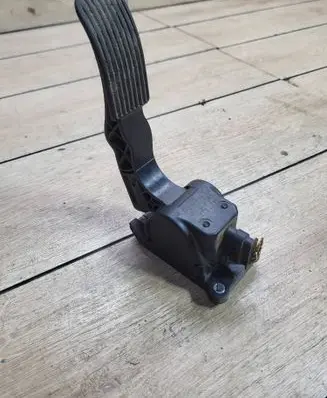 Mercedes-Benz Sprinter W906 Accelerator throttle pedal A9063000404