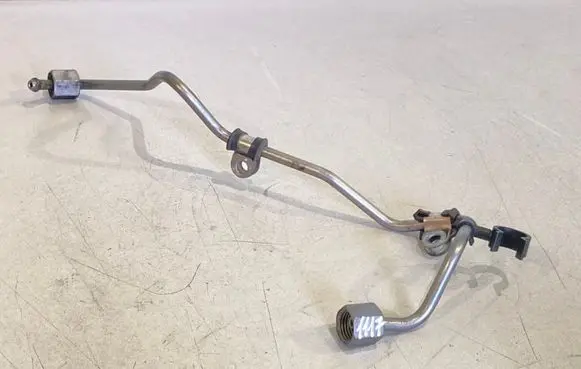 Mercedes-Benz C W204 Fuel injector supply line/pipe 