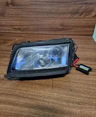 Audi A8 S8 D2 4D Headlight/headlamp 0301047273