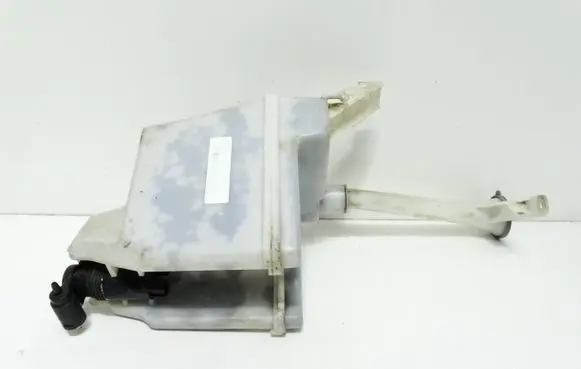 Nissan Juke I F15 Windshield washer fluid reservoir/tank 