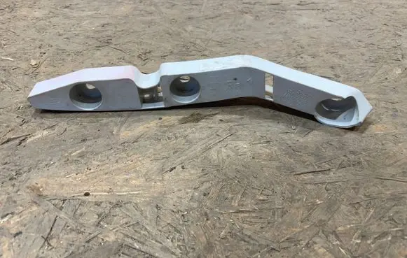 Ford Focus Front bumper mounting bracket 4M51-17D958-AF R0859