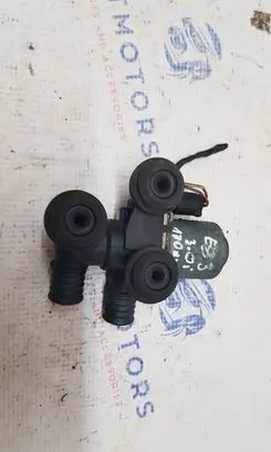 BMW 5 E39 Coolant heater control valve 8369805 64118369805