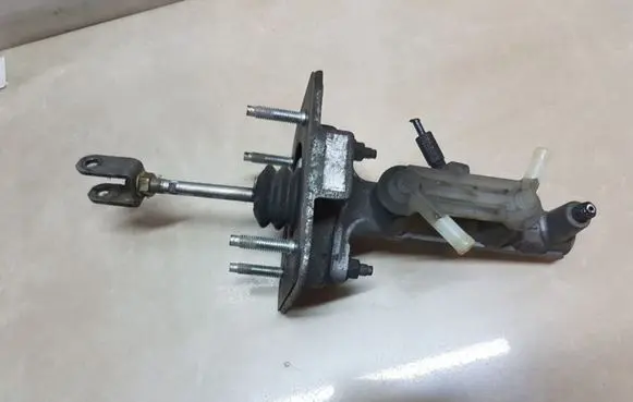 Toyota Prius (XW20) Master brake cylinder