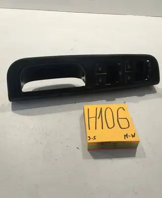 Volkswagen PASSAT B5.5 Front door interior handle 7601A106