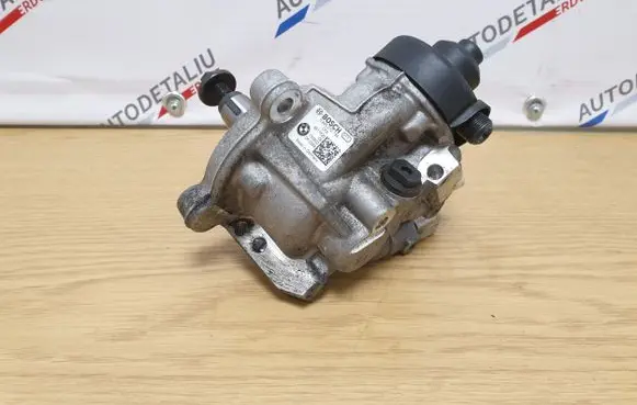 BMW X3 F25 Fuel injection high pressure pump 8511626 0445010764 CP4