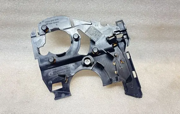 Audi Q3 F3 Timing belt guard (cover) 05L109145C 05L109143B
