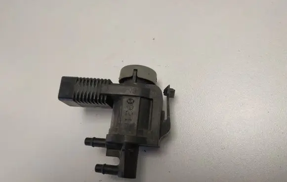 Seat Cordoba (6K) Turbo solenoid valve 1J0906283
