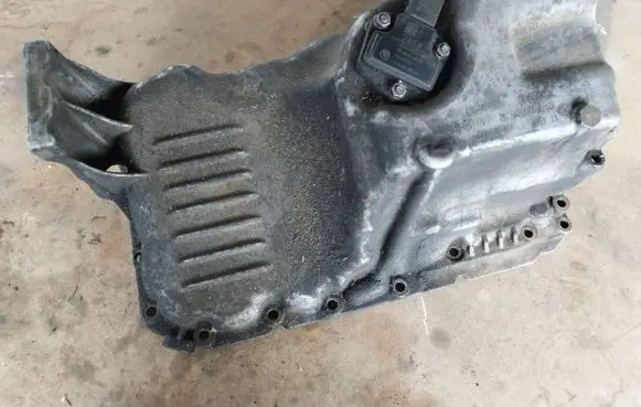 BMW 5 E60 E61 Oil sump 13992010
