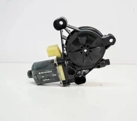 Seat Leon (5F) Front door window regulator motor 5Q0959802B