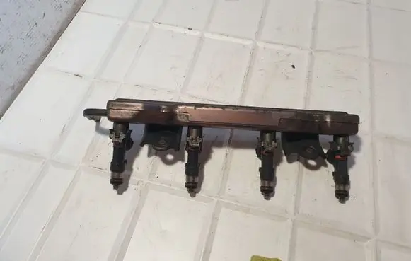 Nissan Micra Fuel injector 0280158013 381251