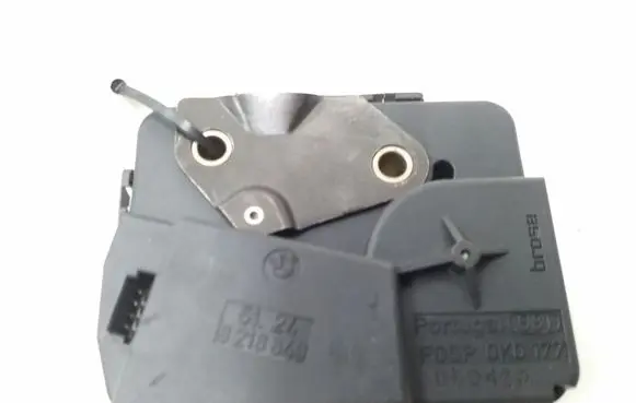 BMW 5 E60 E61 Loading door lock 8218849