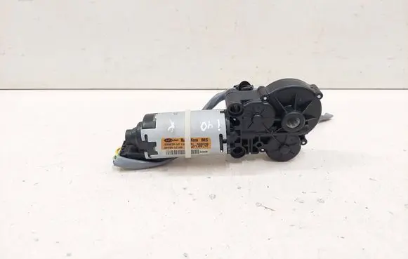 Hyundai i40 Seat adjustment motor 885803Z100 SRM28CFL 8500196