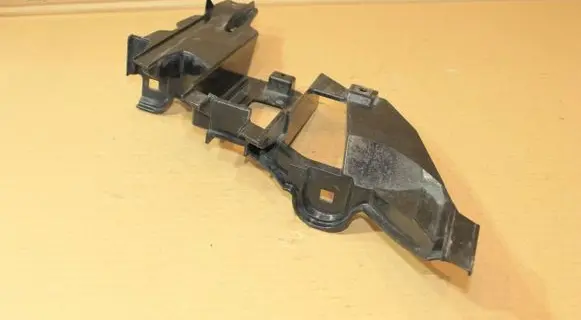 Headlight/headlamp mounting bracket