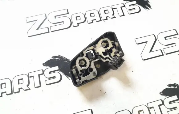 BMW 3 E46 Tail light bulb cover holder 6907937 050438