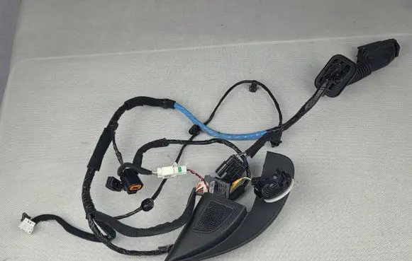 Hyundai i20 (BC3 BI3) Front door wiring loom 91611Q0800