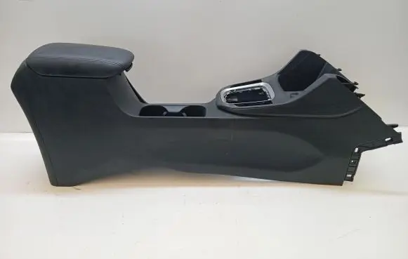Hyundai i30 Center console 84611-G4000