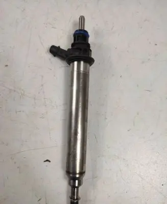 Mercedes-Benz S AMG W222 Fuel injector A2560700187 3233H