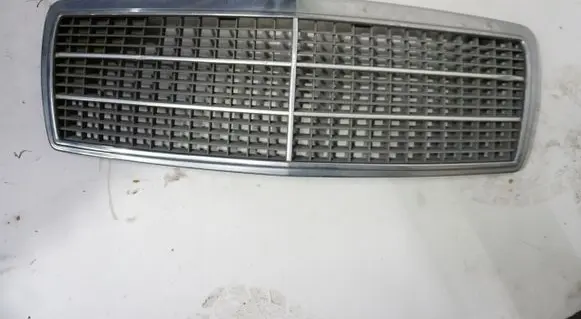 Mercedes-Benz C W202 Front bumper upper radiator grill GRILLATRAPA