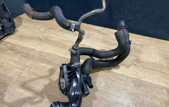 Mini One - Cooper R56 Thermostat/thermostat housing V754184680