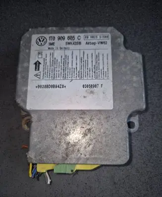 Volkswagen Touran I Airbag control unit/module 1T0909605C 5WK43518 09H025S1500