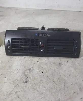BMW X3 E83 Dash center air vent grill 3400074