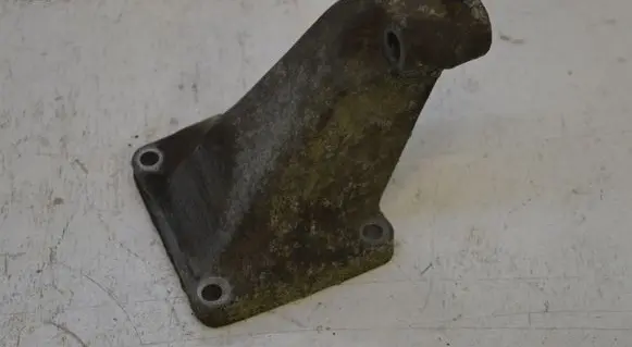 Mercedes-Benz E W210 Engine mounting bracket A6062230004