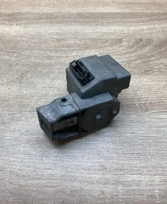 Mercedes-Benz E W210 Steering wheel lock 0006997780401