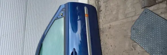 Nissan King Cab, Navara Front door
