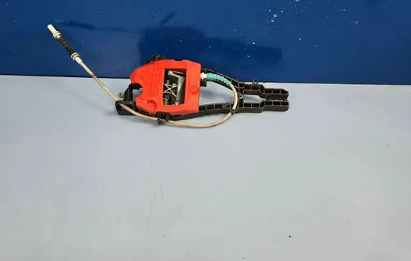 Front door exterior handle/bracket
