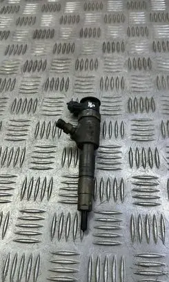 Ford Focus Fuel injector CV6Q9F593AA 0445110489