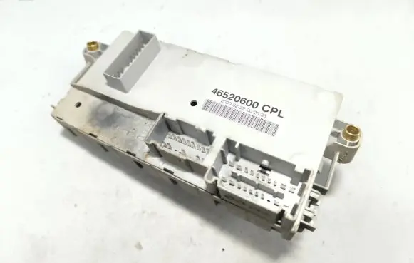 Fiat Punto (188) Fuse module 46774358 20000229