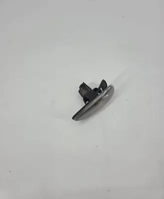 Volvo XC70 Front fender indicator light 