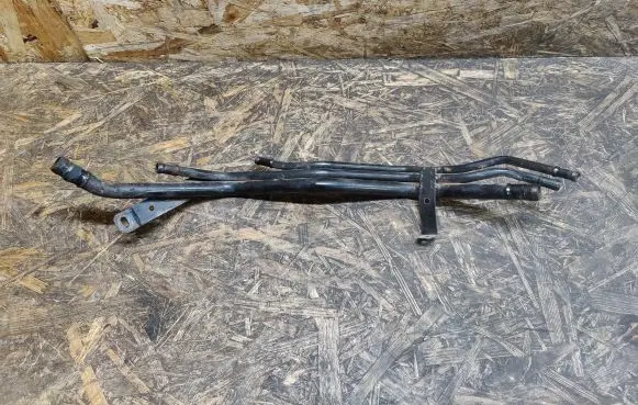 Mercedes-Benz S W140 Engine coolant pipe/hose