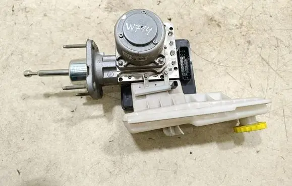 Jeep Grand Wagoneer Master brake cylinder 68525877AH