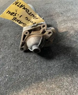 Renault Megane III Starter motor 233003329R TS12E9 19B54056