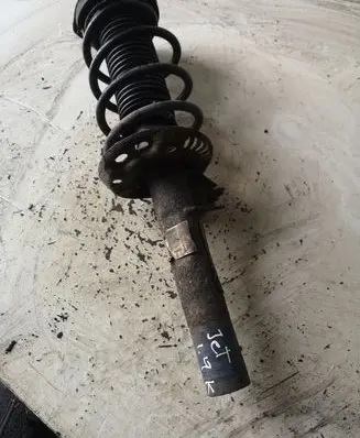 Volkswagen Jetta V Front shock absorber/damper