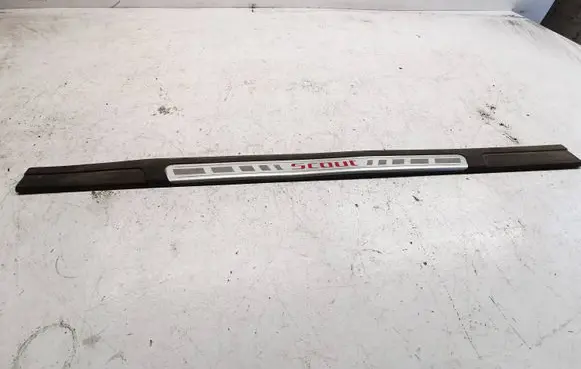 Skoda Octavia Mk2 (1Z) Front sill trim cover