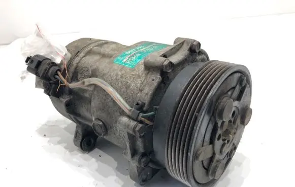 Volkswagen Golf IV Air conditioning (A/C) compressor (pump) 1J0820803F