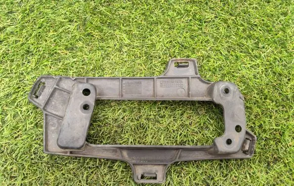 Mercedes-Benz GLK (X204) Fog light bracket A2048850131