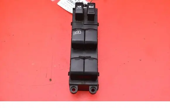 Subaru Outback Electric window control switch 157525
