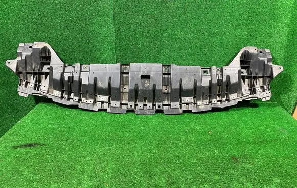 Toyota Auris E180 Engine splash shield/under tray 5261802040