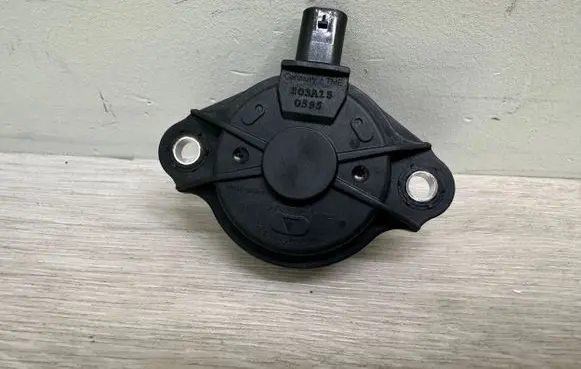 Porsche Macan (95B) Camshaft vanos timing valve 94610505379