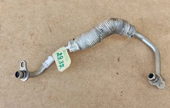 Coolant pipe/hose