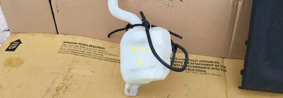 Fiat Grande Punto Windshield washer fluid reservoir/tank 55702892