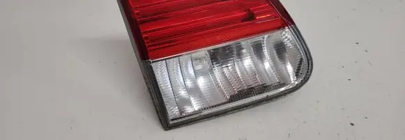 Toyota Avensis T270 Tailgate rear/tail lights