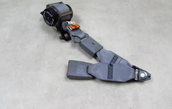 Mazda 3 I Rear seatbelt 602499800 ID55439