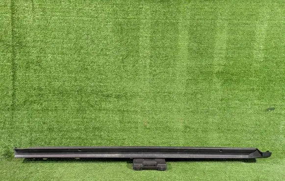 Toyota Yaris Cross Front sill (body part) 7585152120
