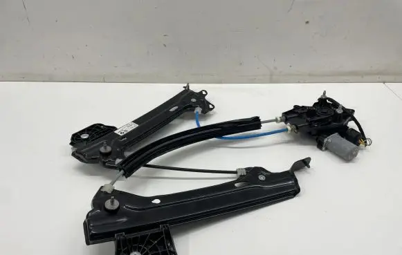 BMW iX Rear door window regulator with motor 7932189